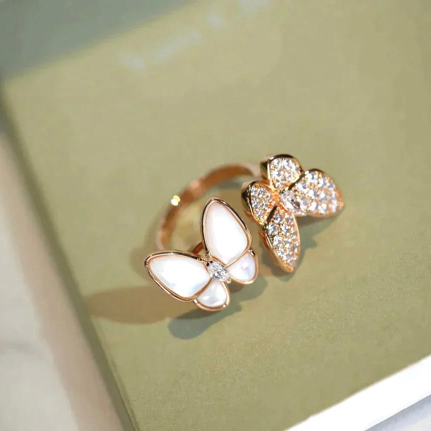 [RAFFINE] ANILLO DE TRAPEADOR CON DIAMANTES Y MARIPOSA DOBLE