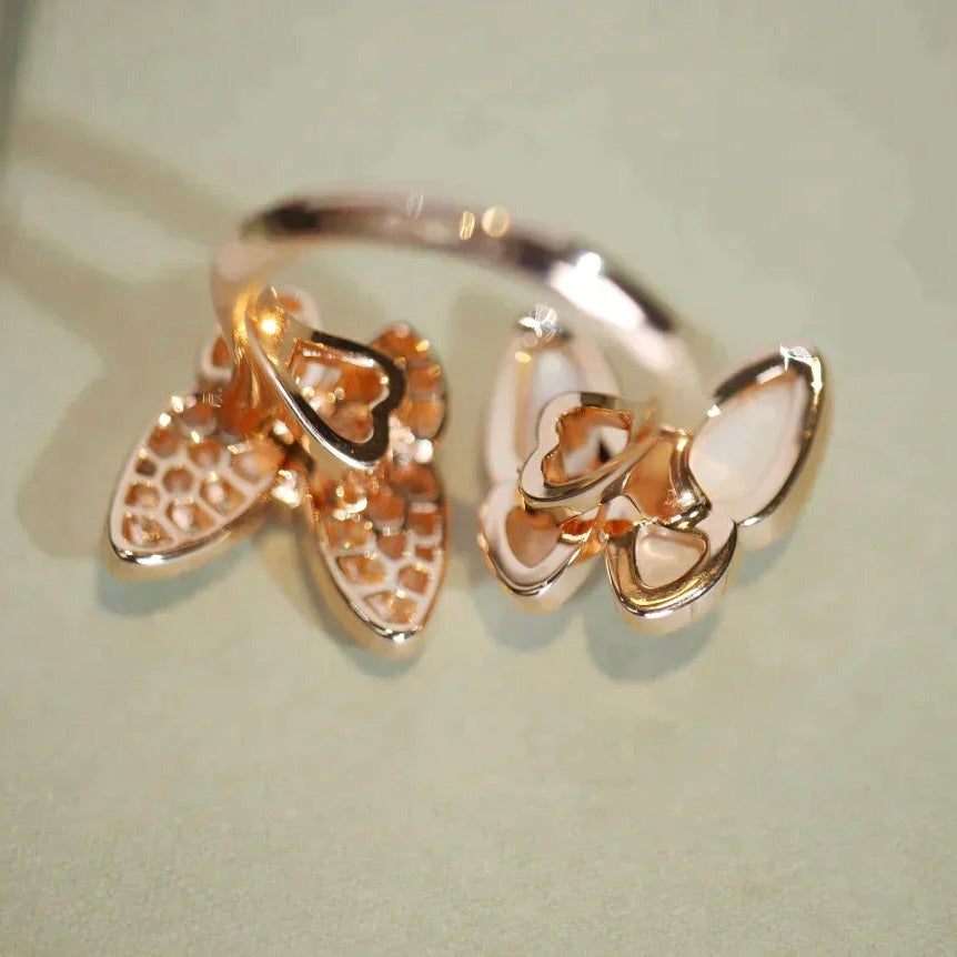 [RAFFINE] ANILLO DE TRAPEADOR CON DIAMANTES Y MARIPOSA DOBLE