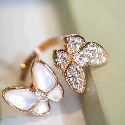 [RAFFINE] ANILLO DE TRAPEADOR CON DIAMANTES Y MARIPOSA DOBLE
