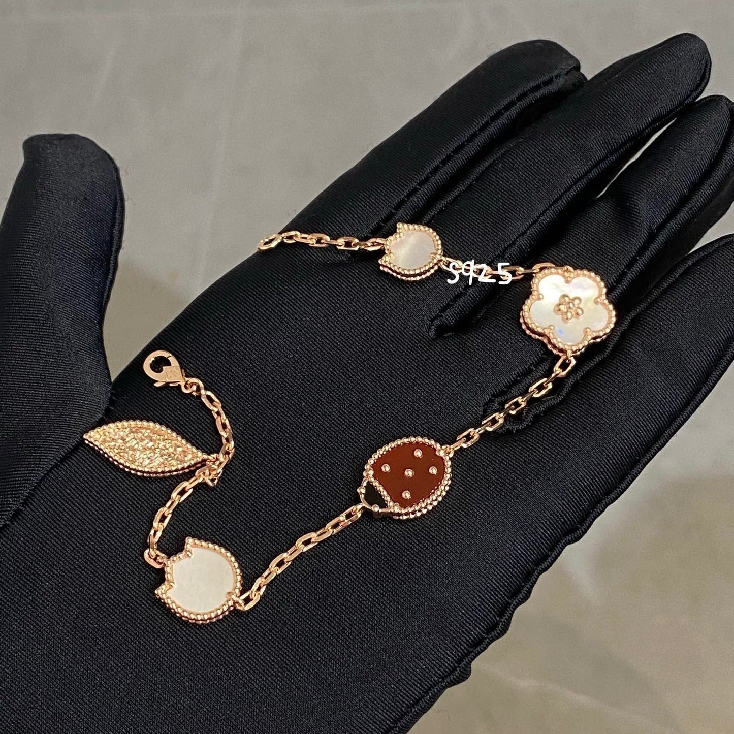 [RAFFINE]LUCKY SPRING 5 MOTIF BRACELET
