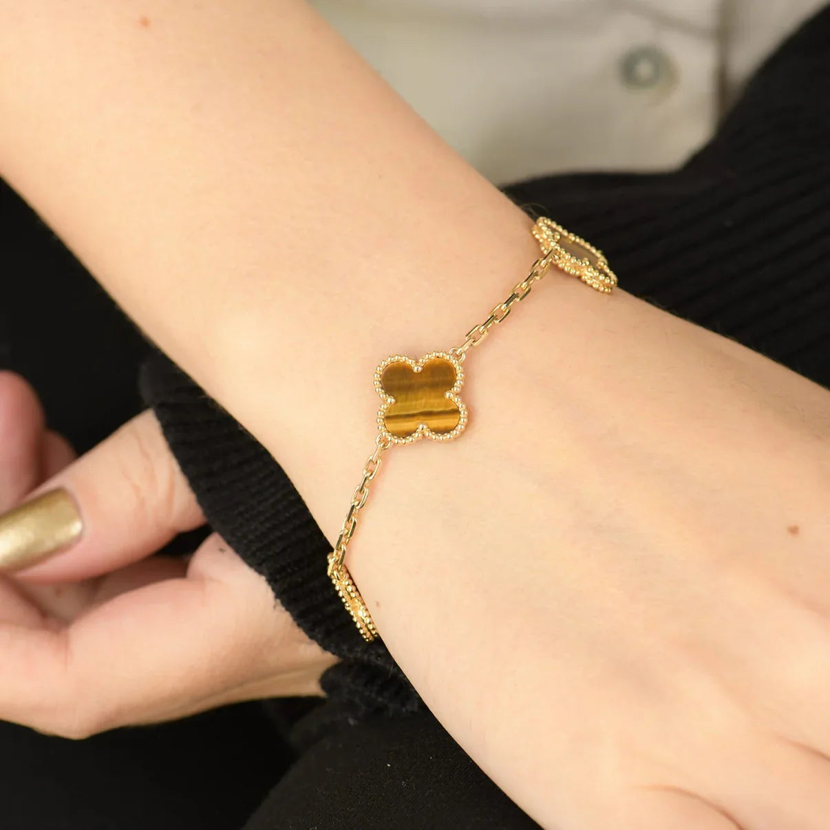 [RAFFINE] CLOVER 5 MOTIFS TIGER EYE BRACELET COLLECTION