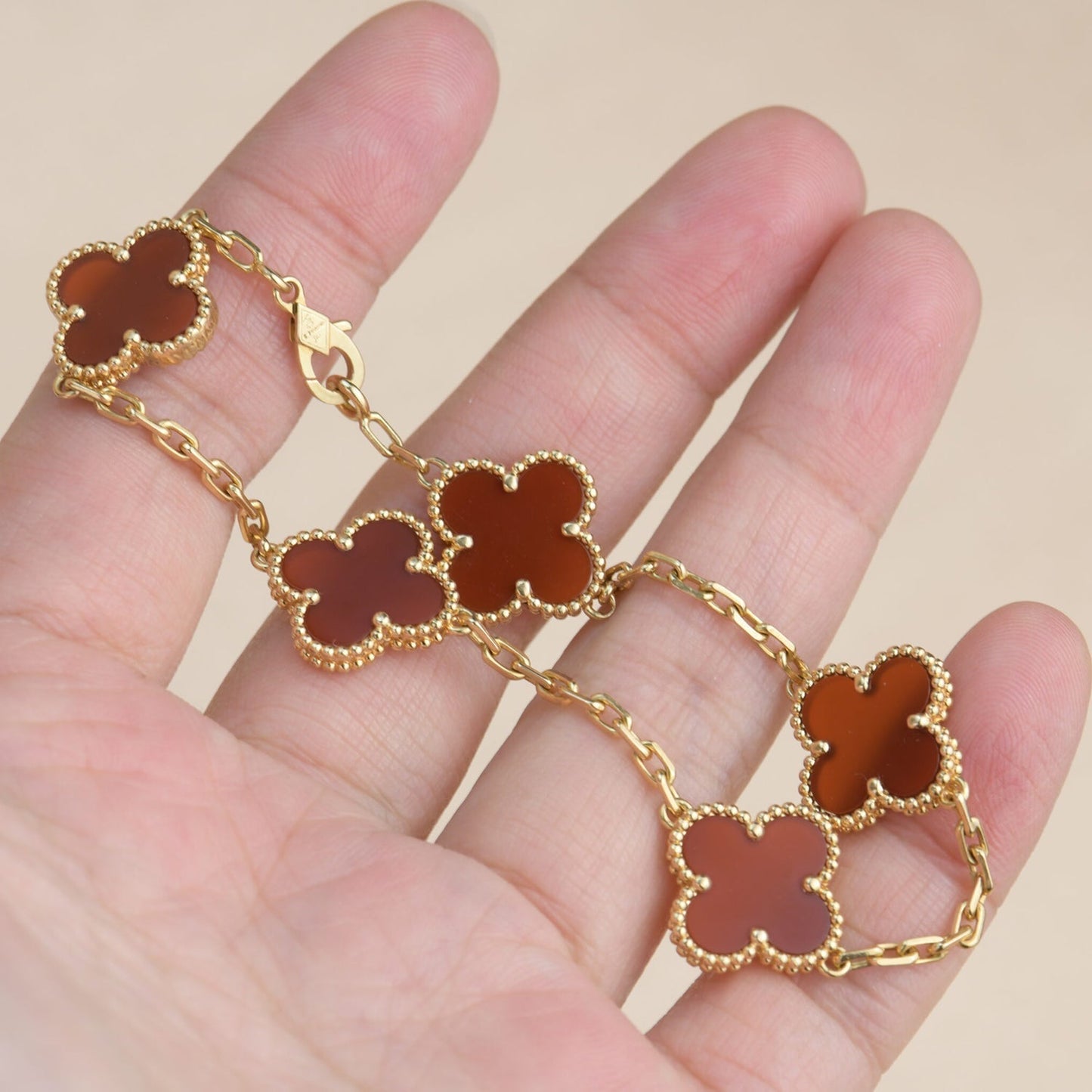 [RAFFINE]CLOVER 5 MOTIFS RED AGATE  BRACELET