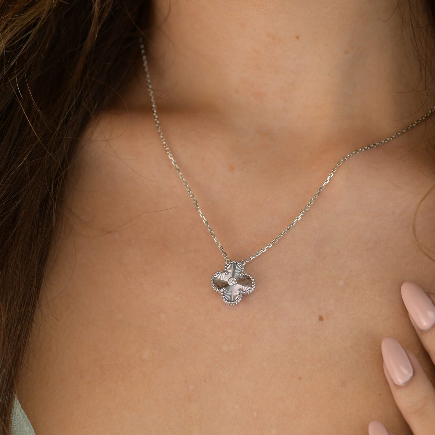 [RAFFINE]CLOVER  15MM DIAMOND LASER NECKLACE SILVER