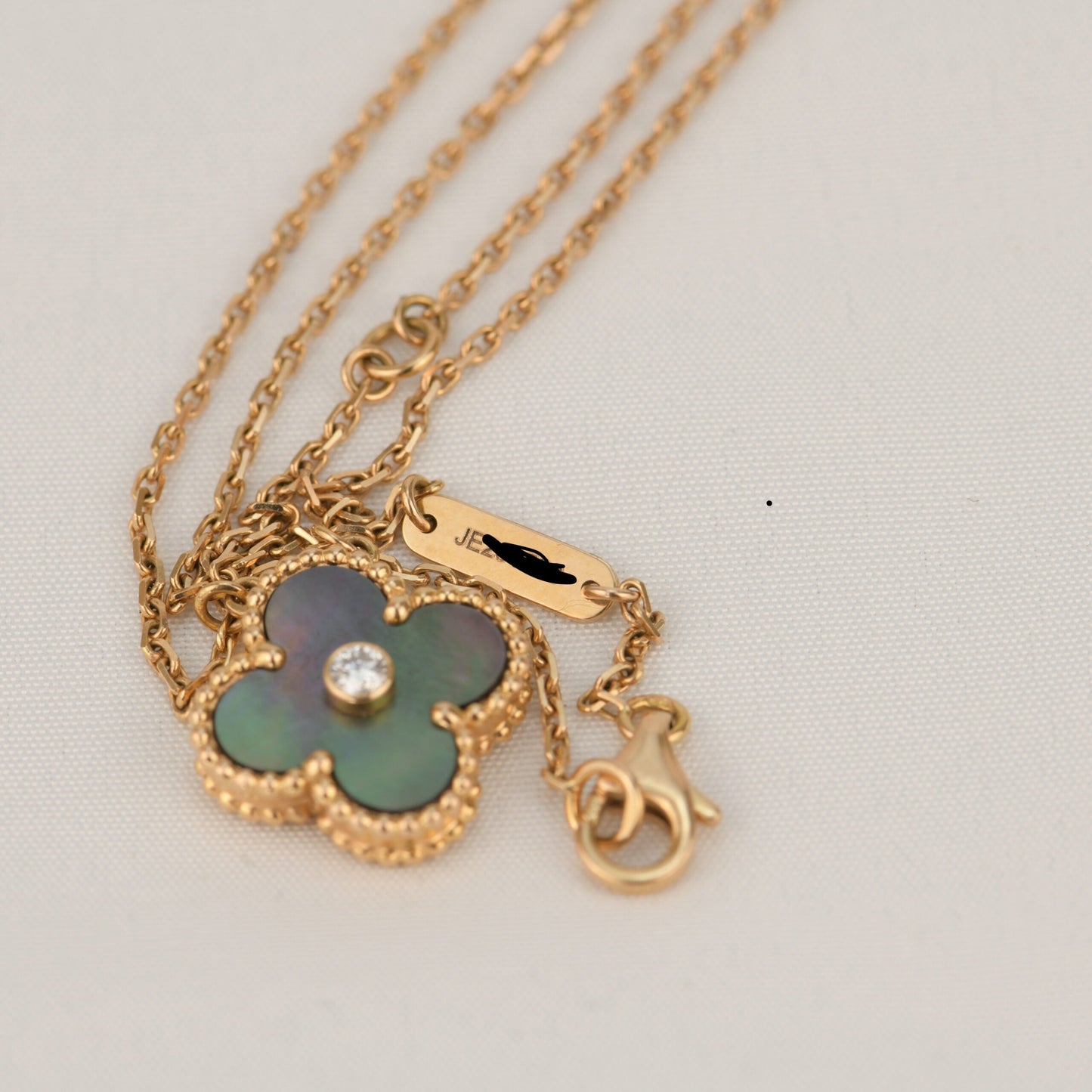 [RAFFINE]CLOVER 15MM DIAMOND AND MOTHER-OF-GREY NECKLACE
