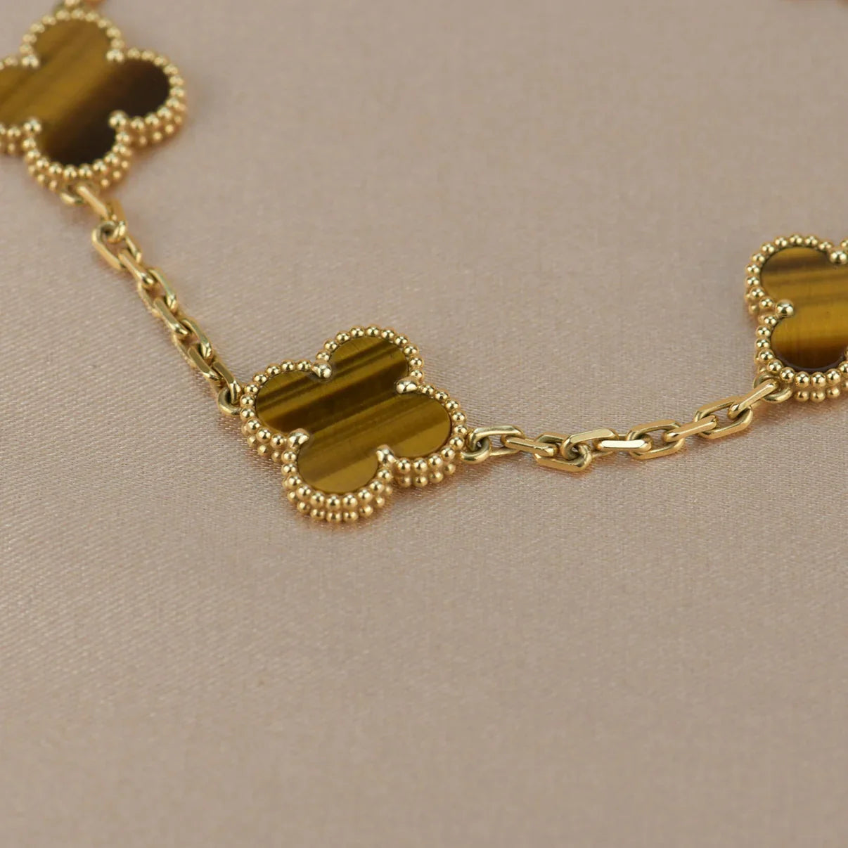 [RAFFINE] CLOVER 5 MOTIFS TIGER EYE BRACELET COLLECTION