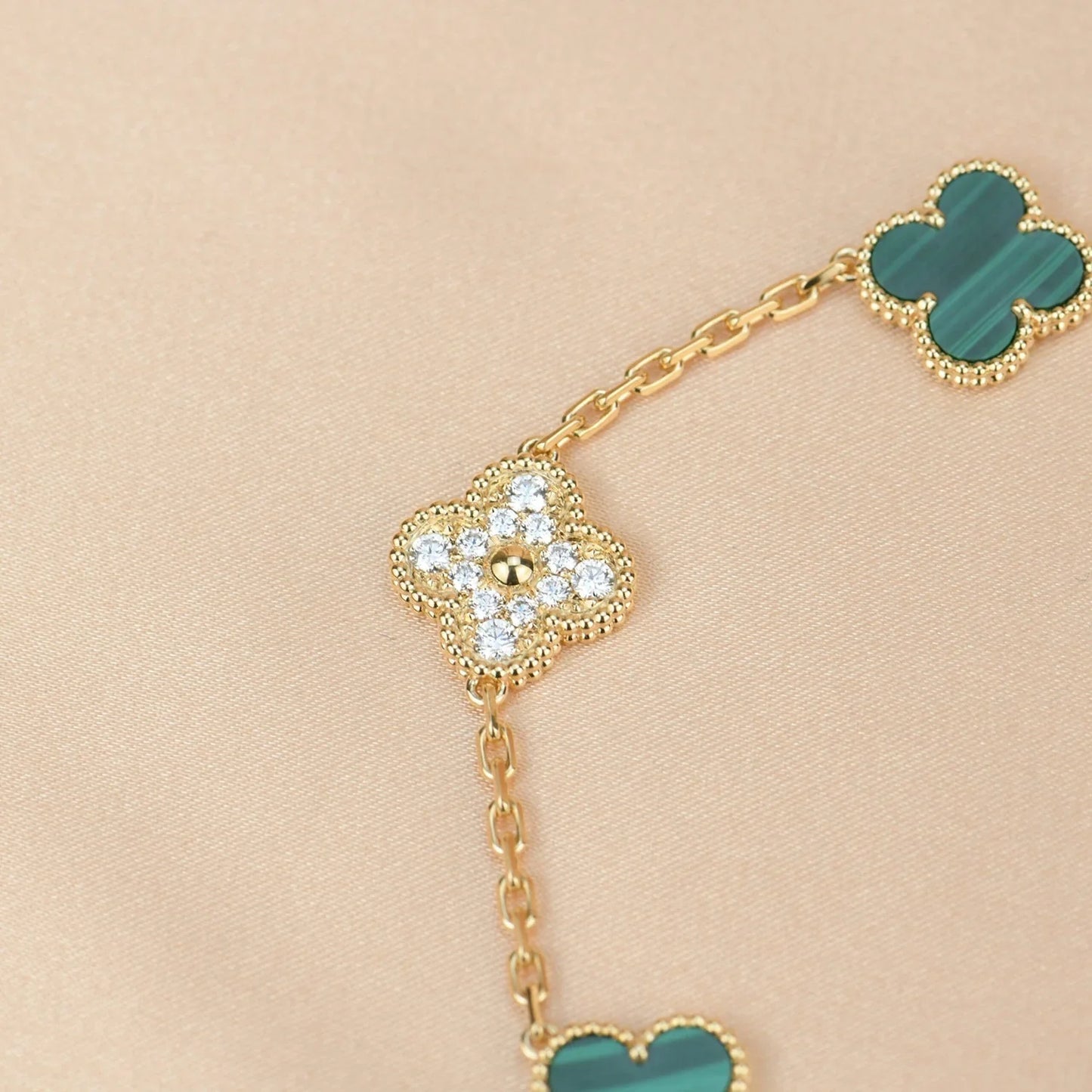 [RAFFINE] CLOVER 5 MOTIF MALACHITE BRACELET COLLECTION