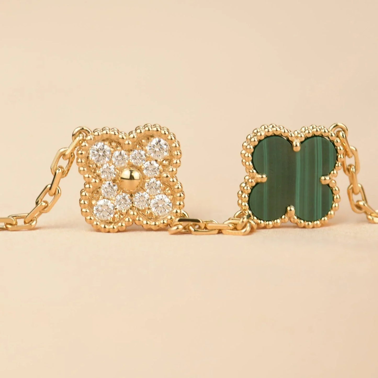 [RAFFINE] CLOVER 5 MOTIF MALACHITE BRACELET COLLECTION