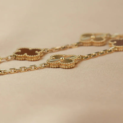 [RAFFINE] CLOVER 5 MOTIF RED CORNELIAN BRACELET COLLECTION
