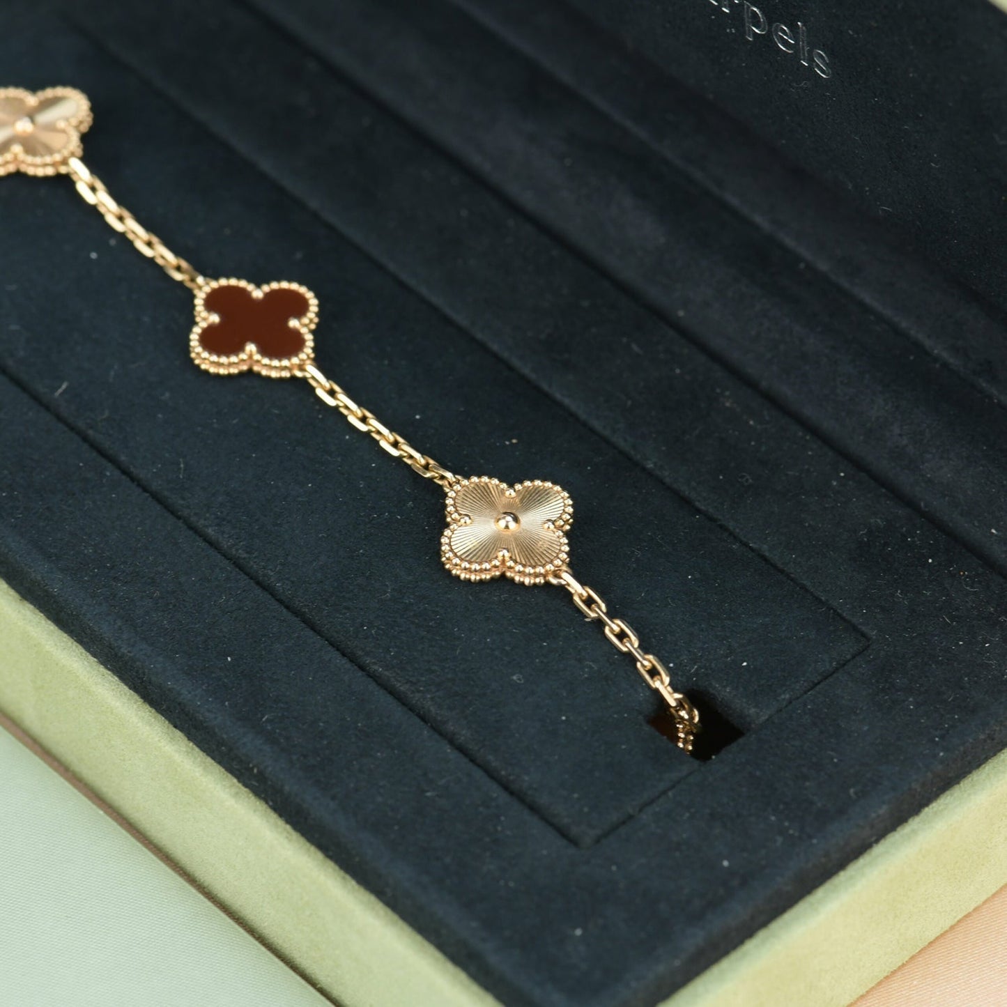 [RAFFINE]CLOVER  5 MOTIFS CARNELIAN GOLD BRACELET