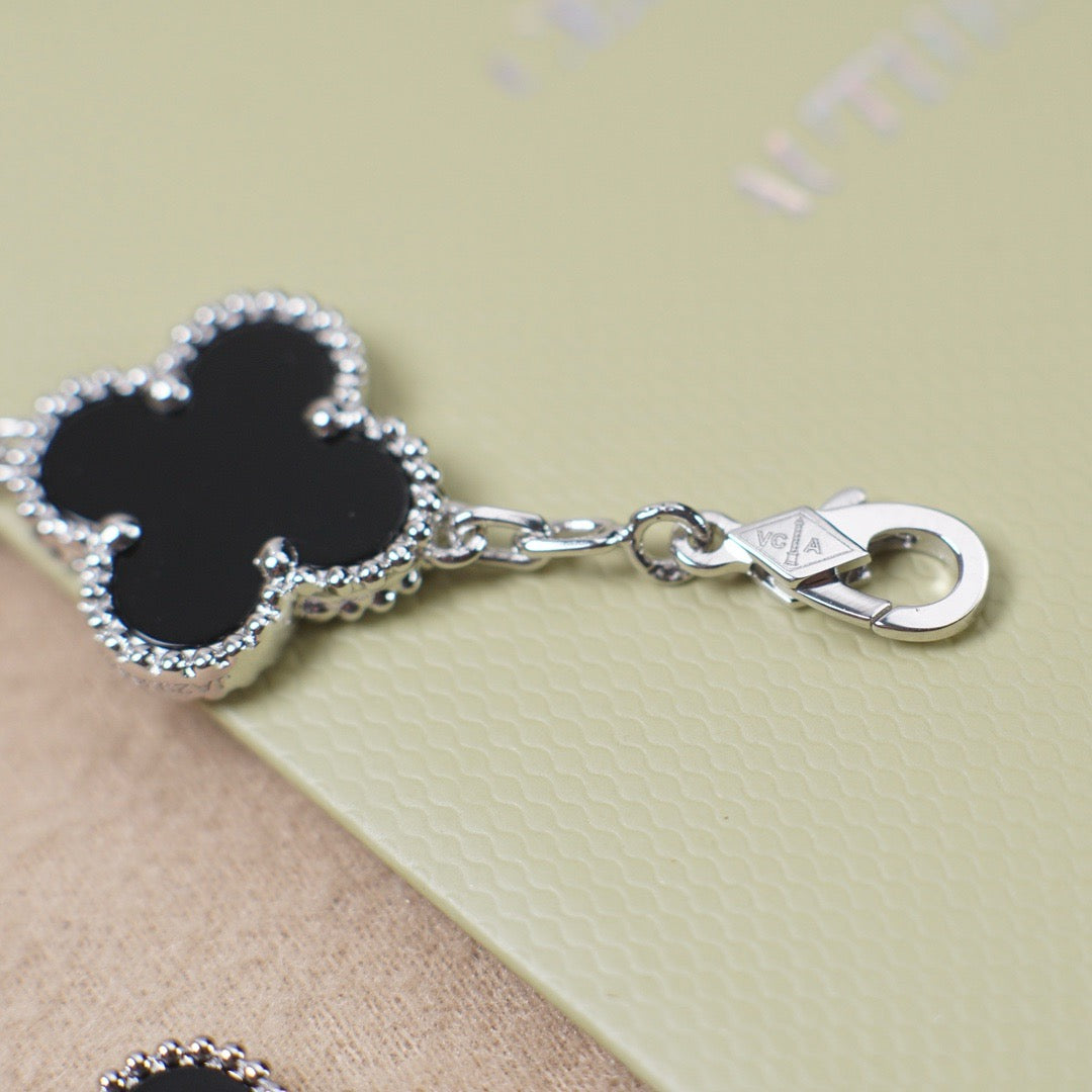 [RAFFINE]CLOVER 5 MOTIF ONYXS  BRACELET SILVER