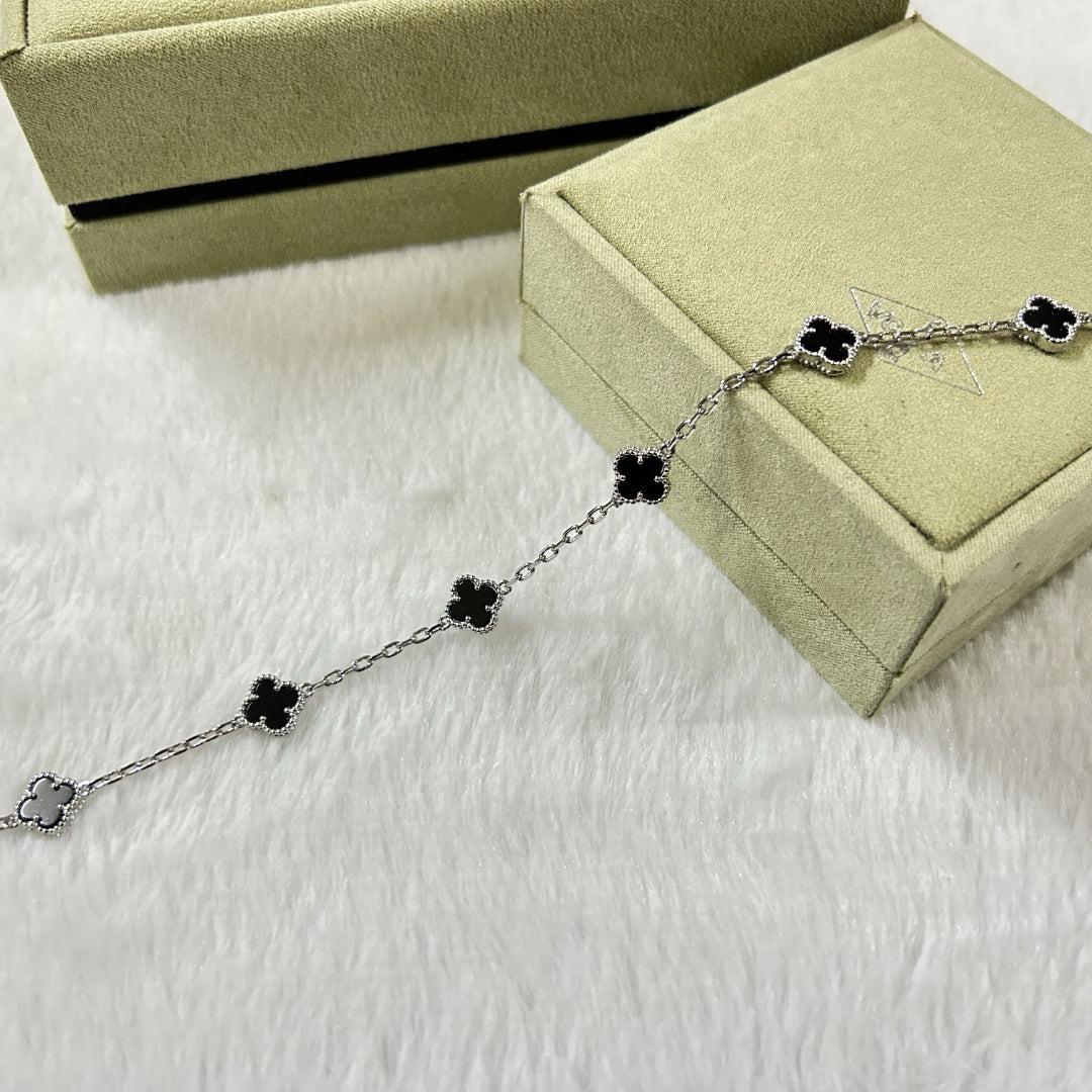 [RAFFINE]CLOVER 6 MOTIF  ONYXS BRACELET