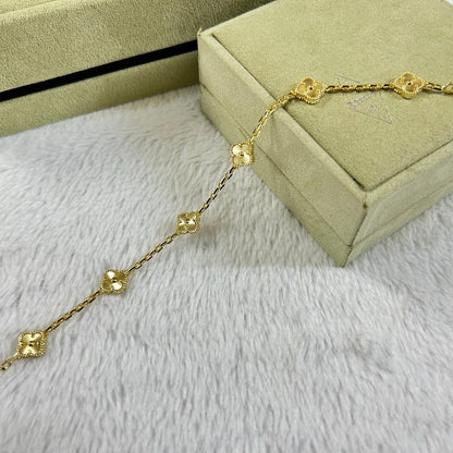 [Raffine] DIAMANTARMBAND MIT KLEEBLATT UND 6 MOTIV