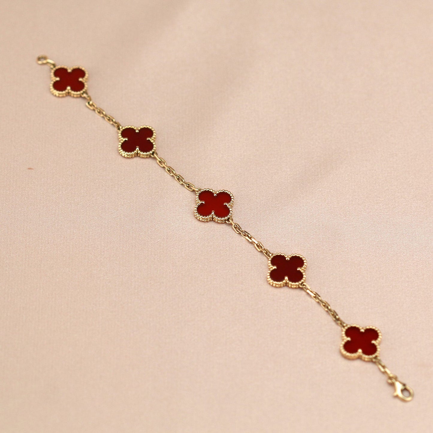 [RAFFINE]CLOVER 5 MOTIFS RED AGATE  BRACELET