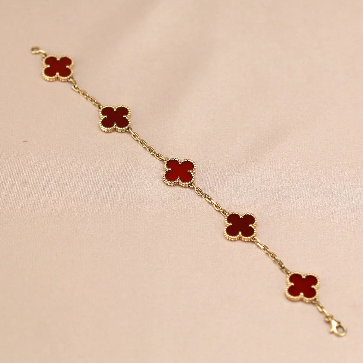 [RAFFINE] CLOVER 5 MOTIF RED CORNELIAN BRACELET COLLECTION