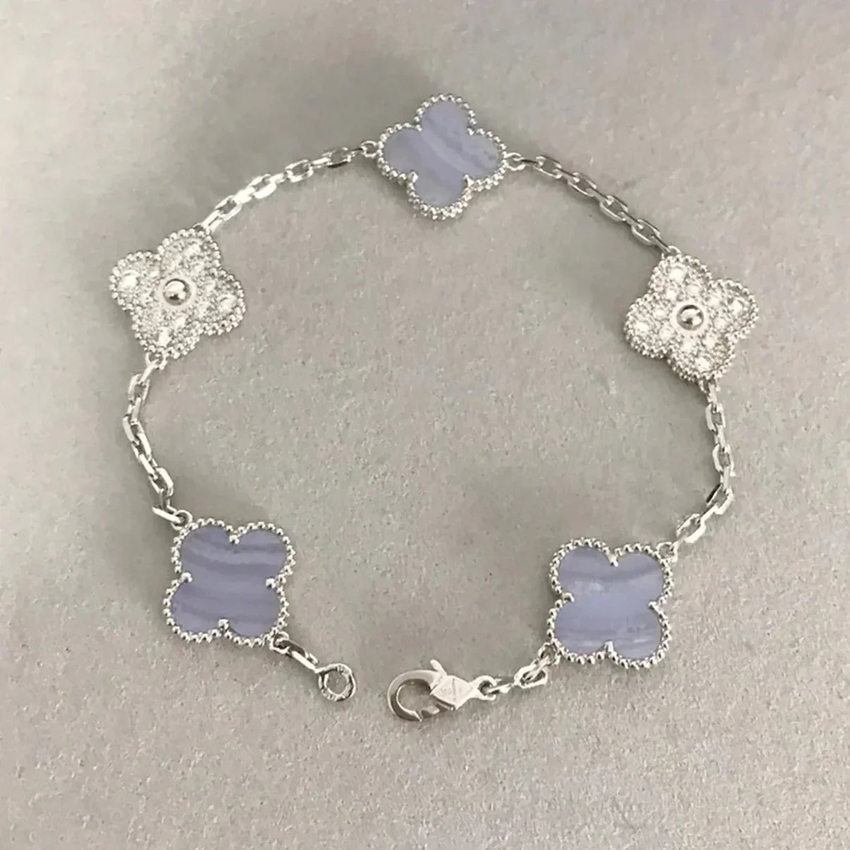 [RAFFINE] CLOVER 5 MOTIF PURPLE CHALCEDONY BRACELET COLLECTION