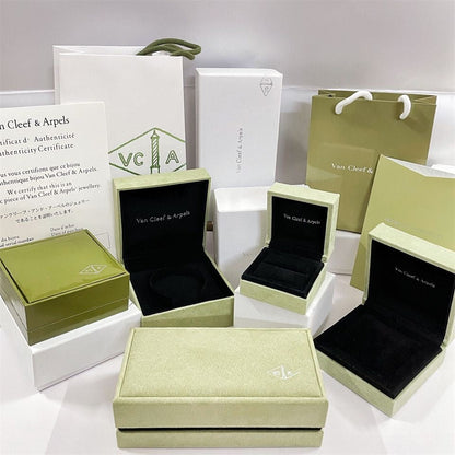[RAFFINE]VA CLOVER BRACELET NECKLACE RING BOX GIFT BAG
