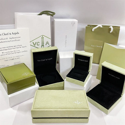 [RAFFINE]VA CLOVER BRACELET NECKLACE RING BOX GIFT BAG
