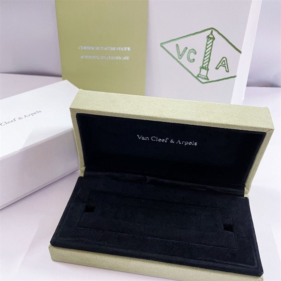 [RAFFINE]VA CLOVER BRACELET NECKLACE RING BOX GIFT BAG