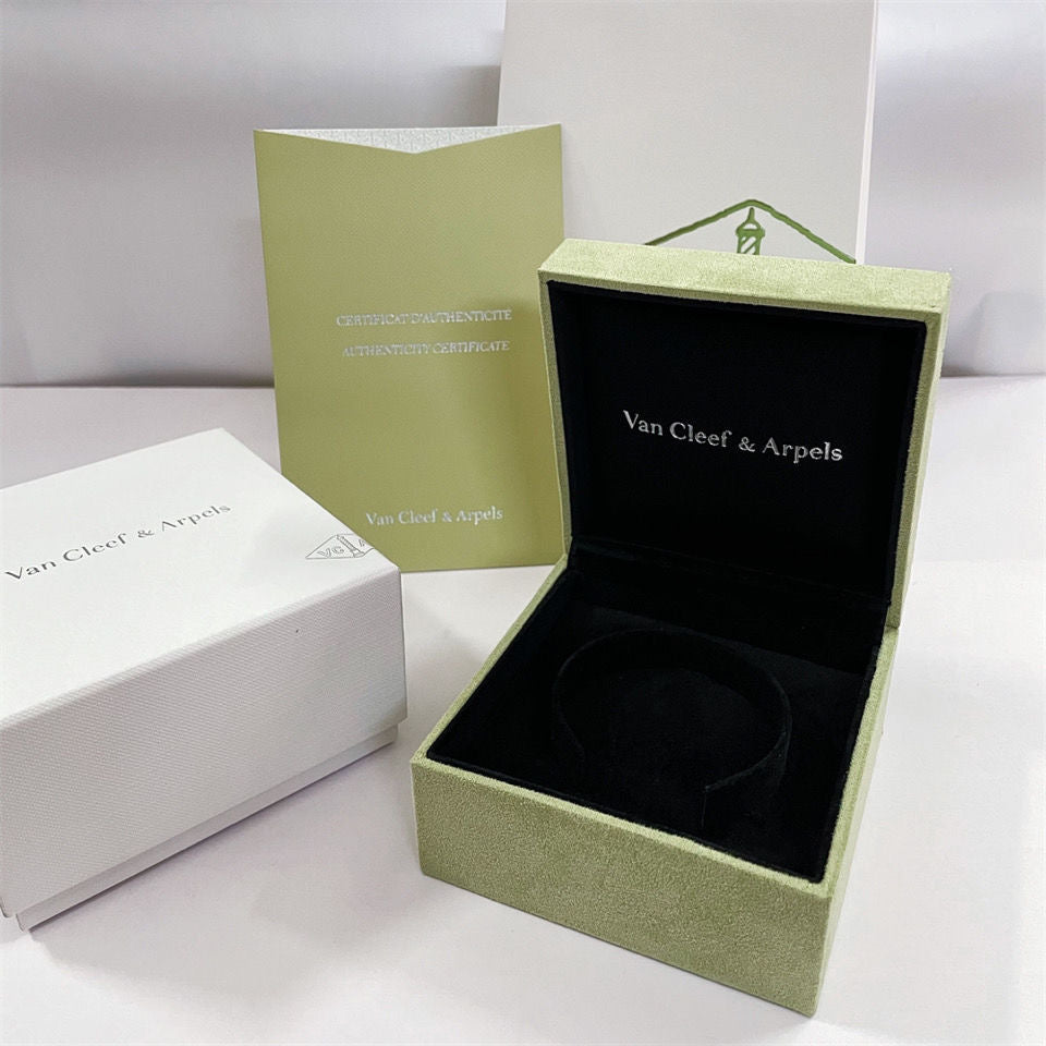 [RAFFINE]VA CLOVER BRACELET NECKLACE RING BOX GIFT BAG
