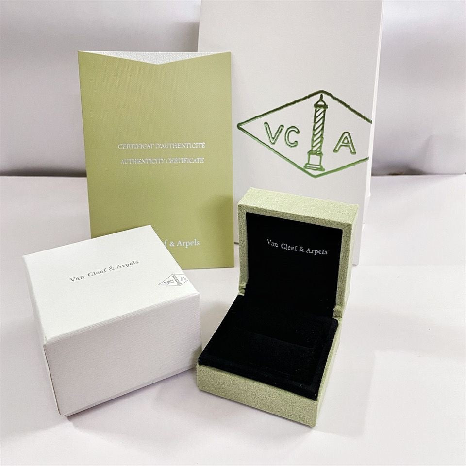 [RAFFINE]VA CLOVER BRACELET NECKLACE RING BOX GIFT BAG
