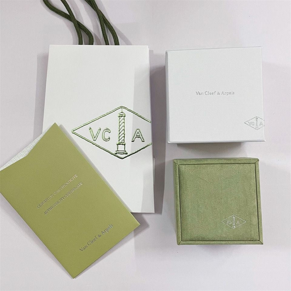 [RAFFINE]VA CLOVER BRACELET NECKLACE RING BOX GIFT BAG