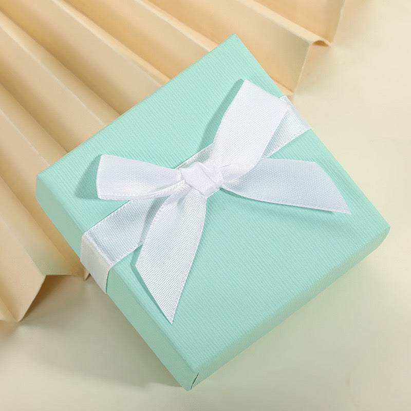 CAJA DE REGALO PARA JOYERÍA CON LAZO (SIN LOGOTIPO)