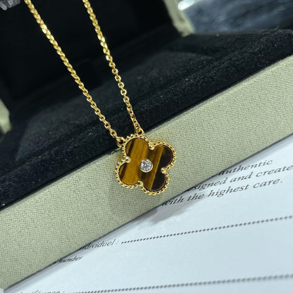 [RAFFINE]CLOVER 15MM DIAMOND AND YELLOW TIGER'S EYE AGATE necklace