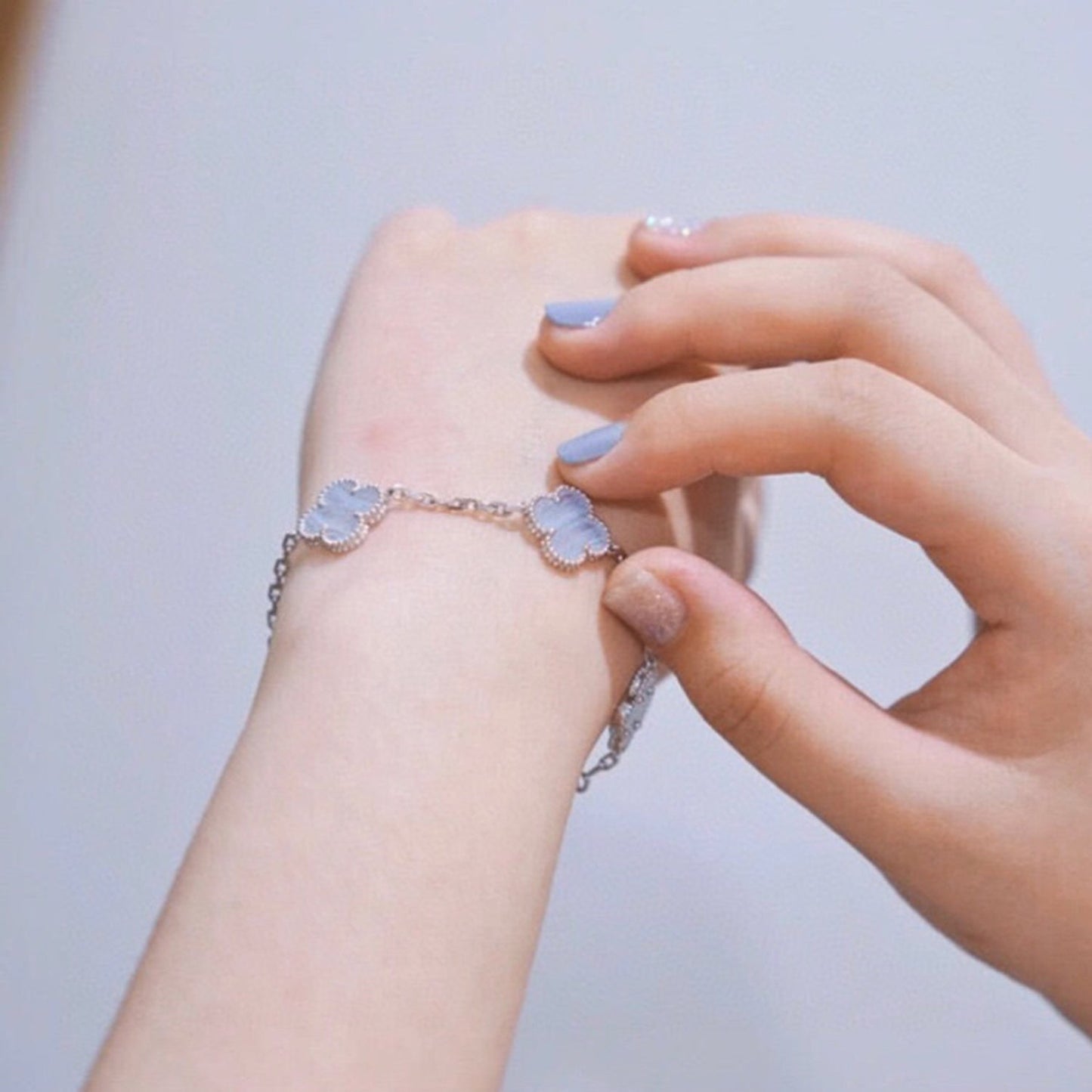 [Raffine]CLOVER 5 MOTIV LILA CHALCEDON ARMBAND SILBER 