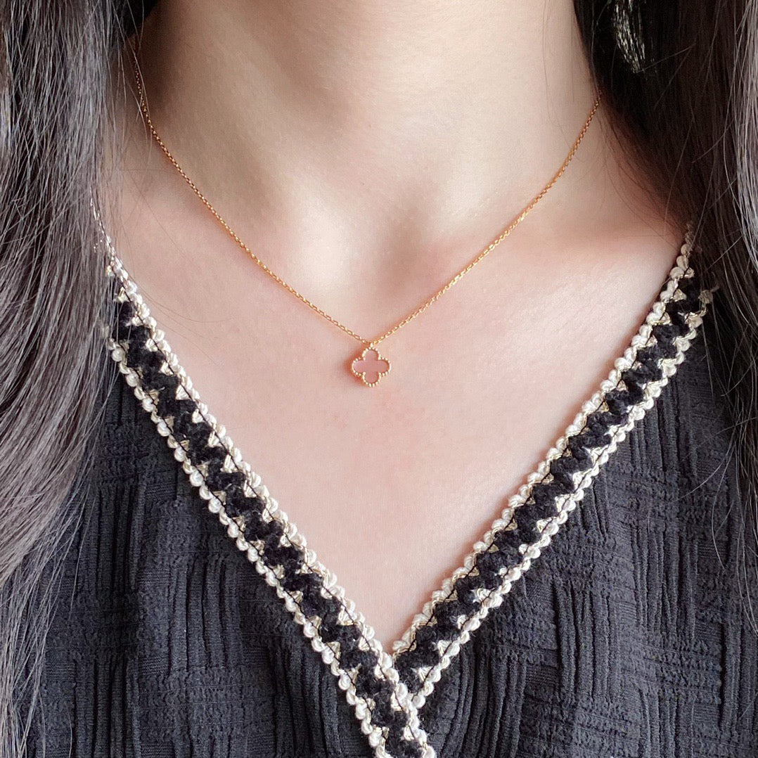 [RAFFINE]CLOVER 9.5MM PINK MOTHER OF PEARL SINGLE FLOWER NECKLACE