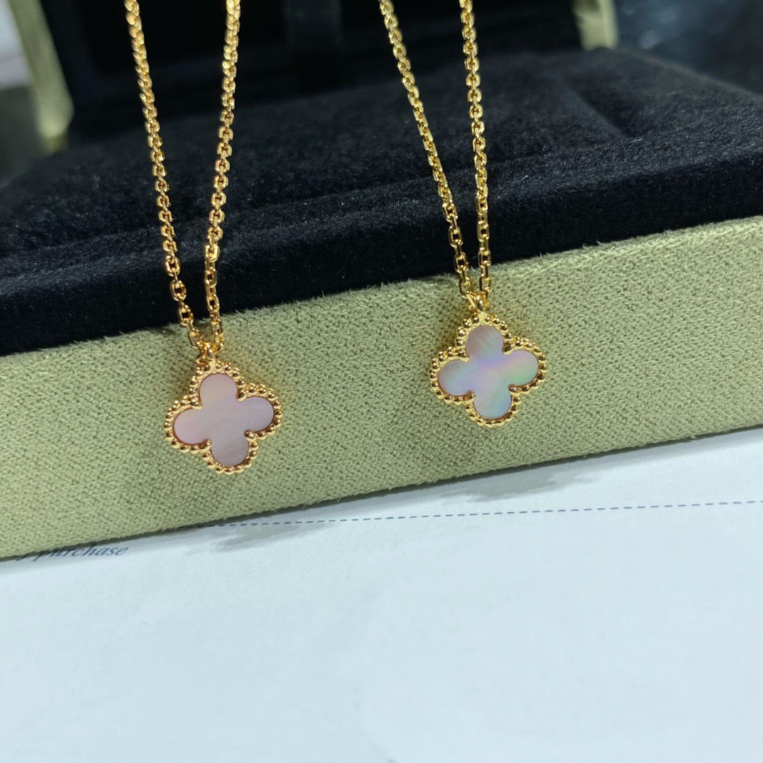 [Raffine] COLLIER FLEUR SIMPLE EN NACRE ROSE 15 MM CLOVER