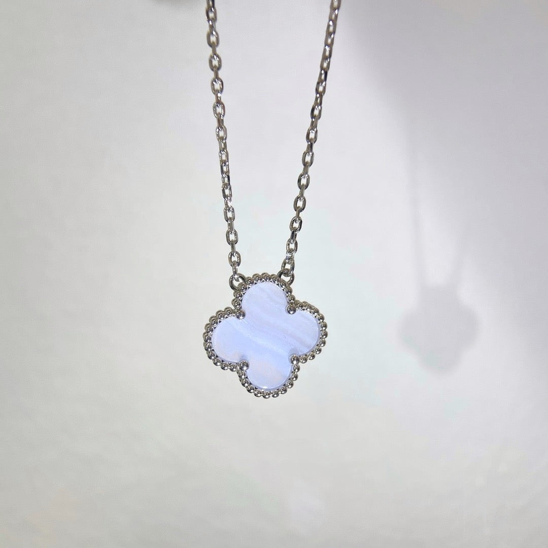[RAFFINE]CLOVER 15MM BLUE CHALCEDONY NECKLACE SILVER