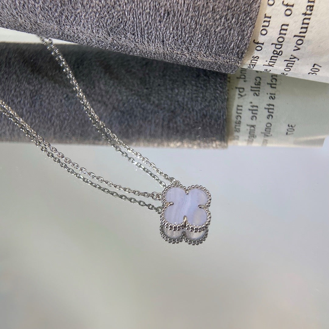[RAFFINE]CLOVER 15MM BLUE CHALCEDONY NECKLACE SILVER