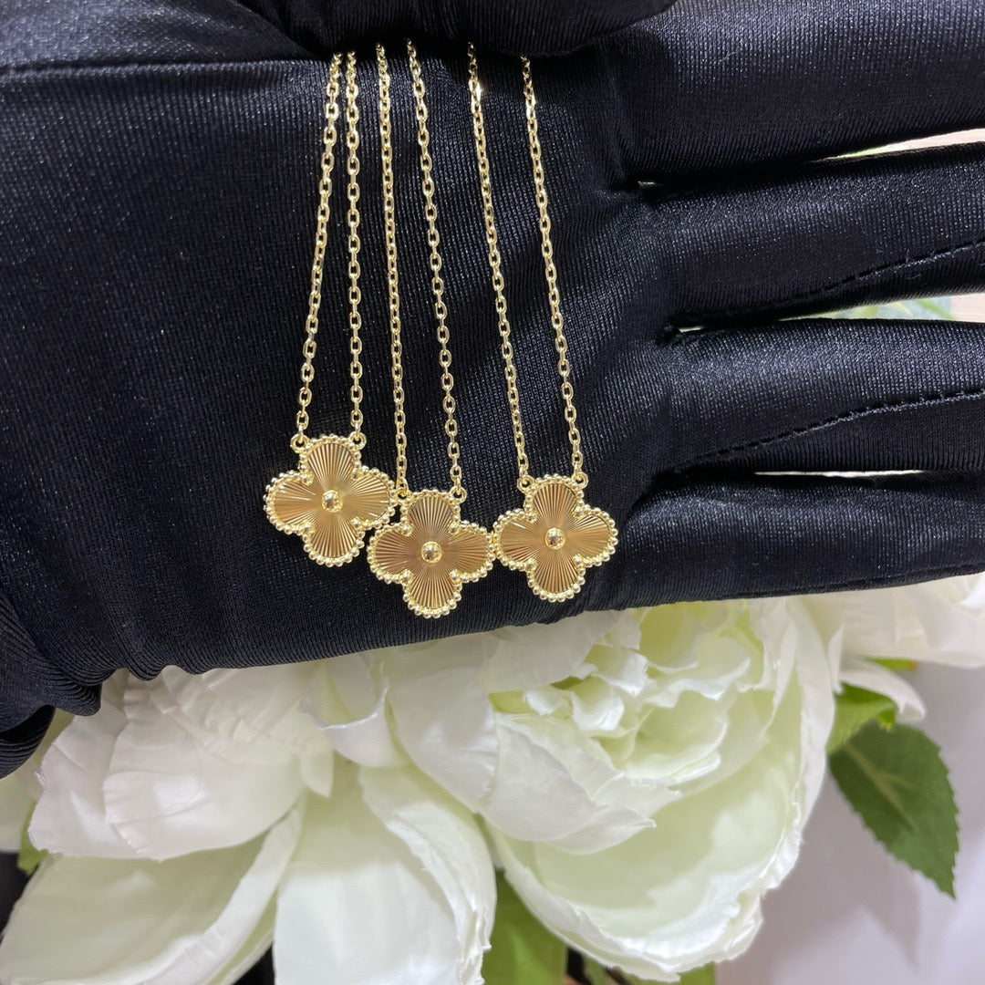 [RAFFINE]CLOVER 15MM LASER NECKLACE