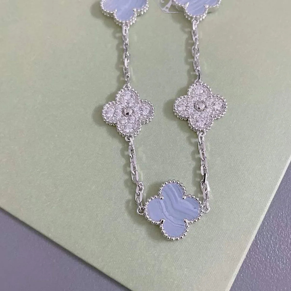 [RAFFINE] CLOVER 5 MOTIF PURPLE CHALCEDONY BRACELET COLLECTION