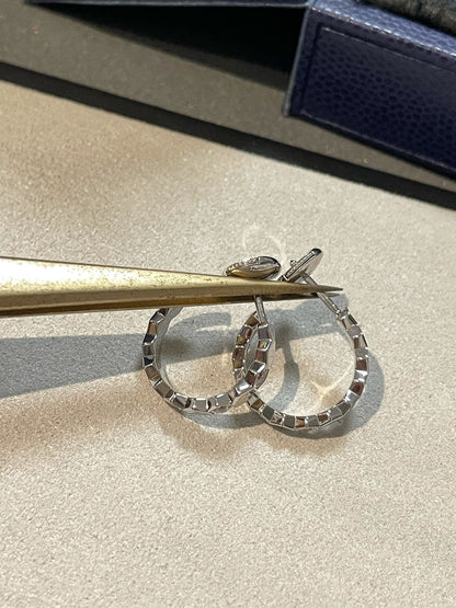[RAFFINE]Anillo con diseño hueco de trébol de cuatro hojas en forma de flor