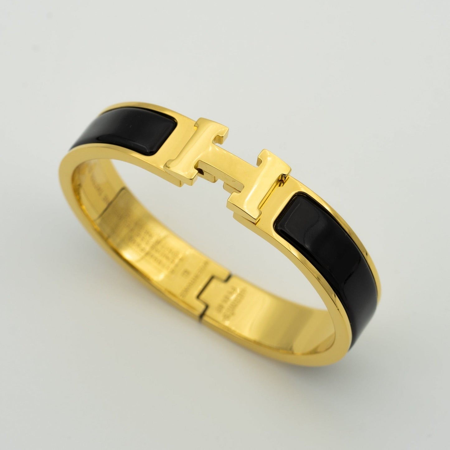 [RAFFINE]H BLACK BRACELET