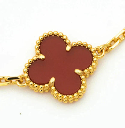 [RAFFINE] PULSERA DE DIAMANTES Y CORNALINA CON 5 MOTIVOS DE TRÉBOL