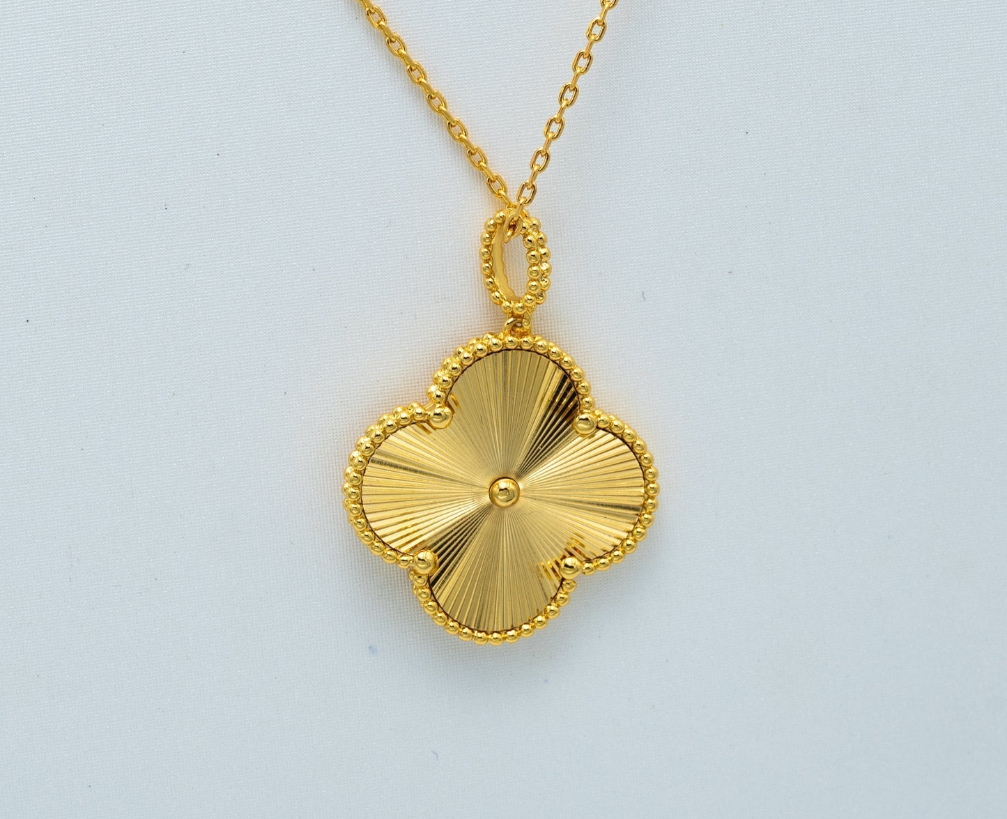 [RAFFINE]CLOVER 25MM PEDANT NECKLACE GOLD