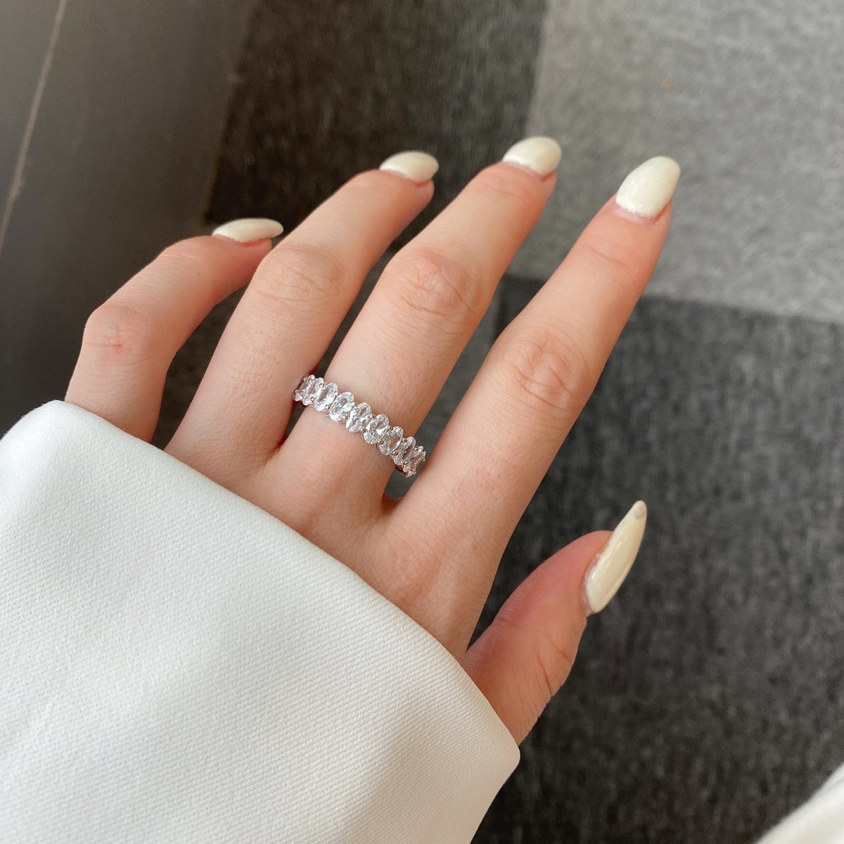 [RAFFINE]Ornate Oval Cut Tennis Ring