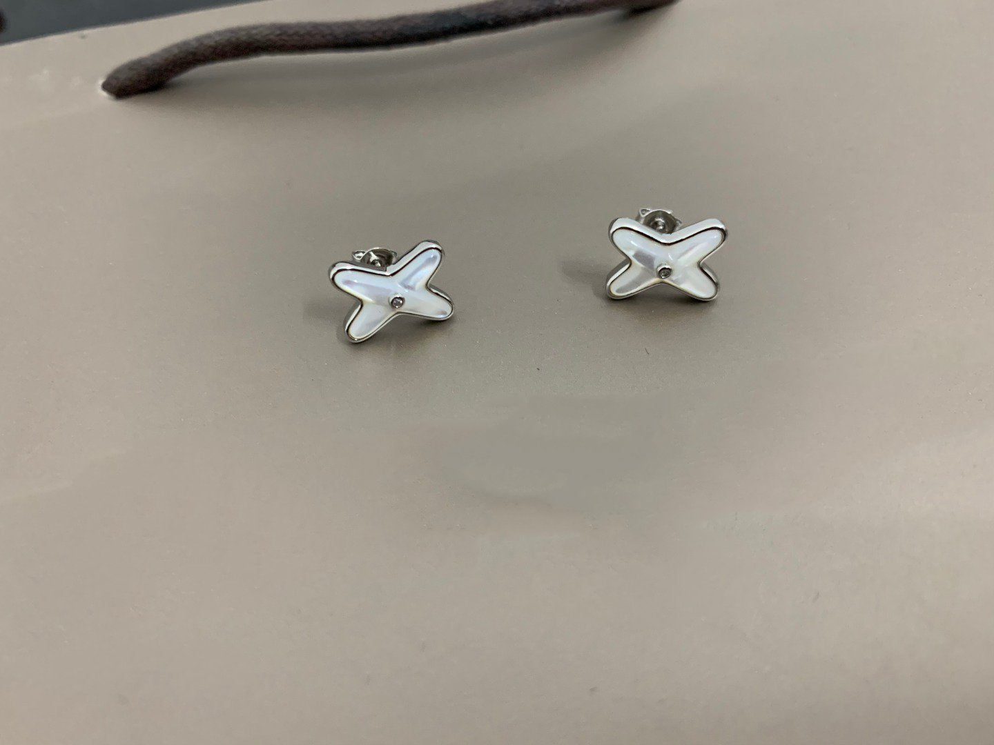 [Raffine] BOUCLES D'OREILLES JEUX DE WHITE MOP ARGENT DIAMANT