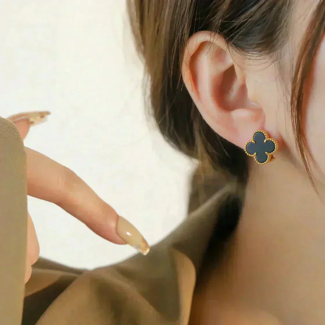 [RAFFINE]CLOVER MEDIUM 1 MOTIFS  ONYX STUD EARRINGS