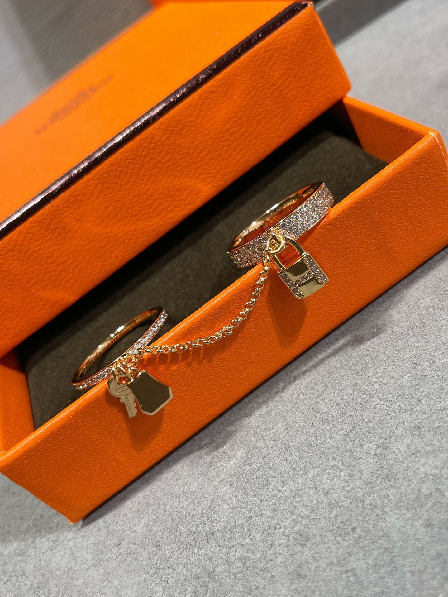 [Raffine]HM KELLY CLOCHETTE DOPPELRING MIT DIAMANTEN