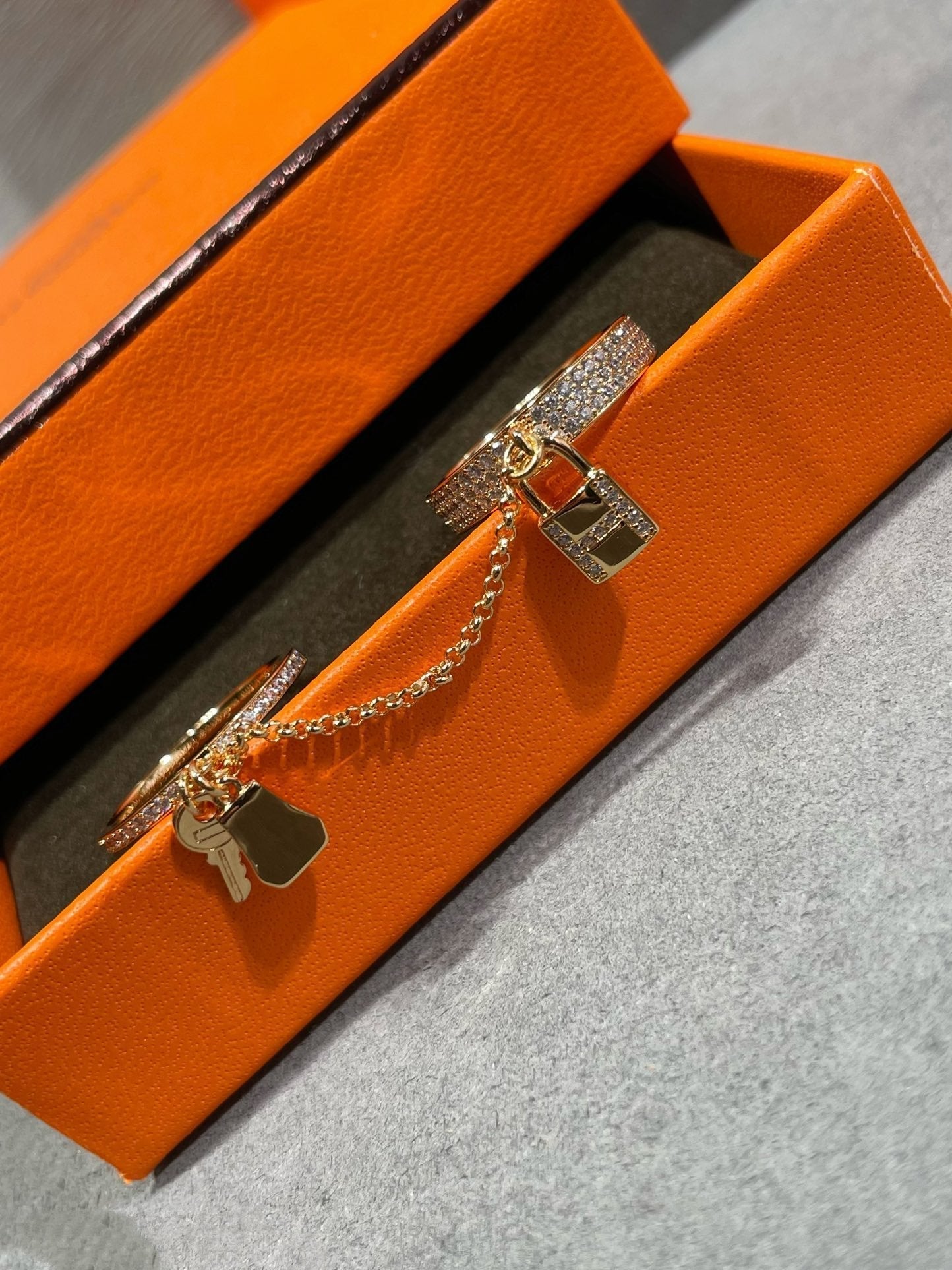 [Raffine]HM KELLY CLOCHETTE DOPPELRING MIT DIAMANTEN