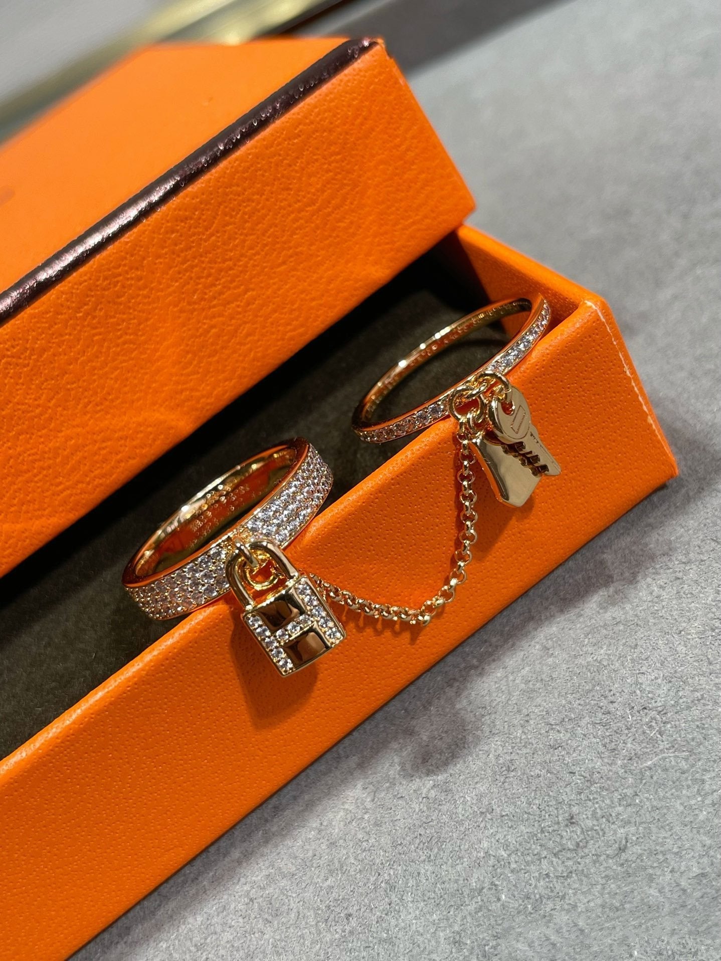 [Raffine]HM KELLY CLOCHETTE DOPPELRING MIT DIAMANTEN
