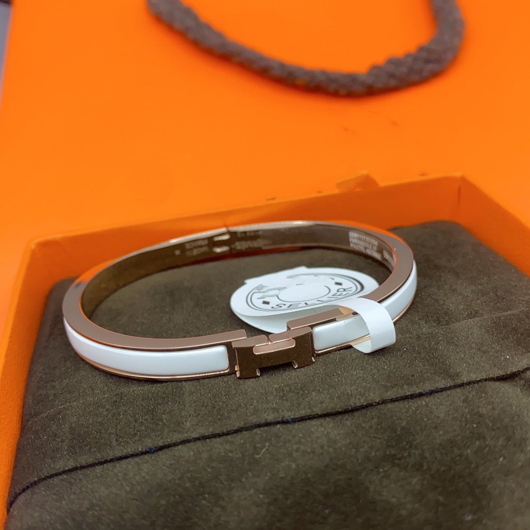 [RAFFINE]CLASSIC HM CLIC WHITE 8MM ENAMEL BRACELET