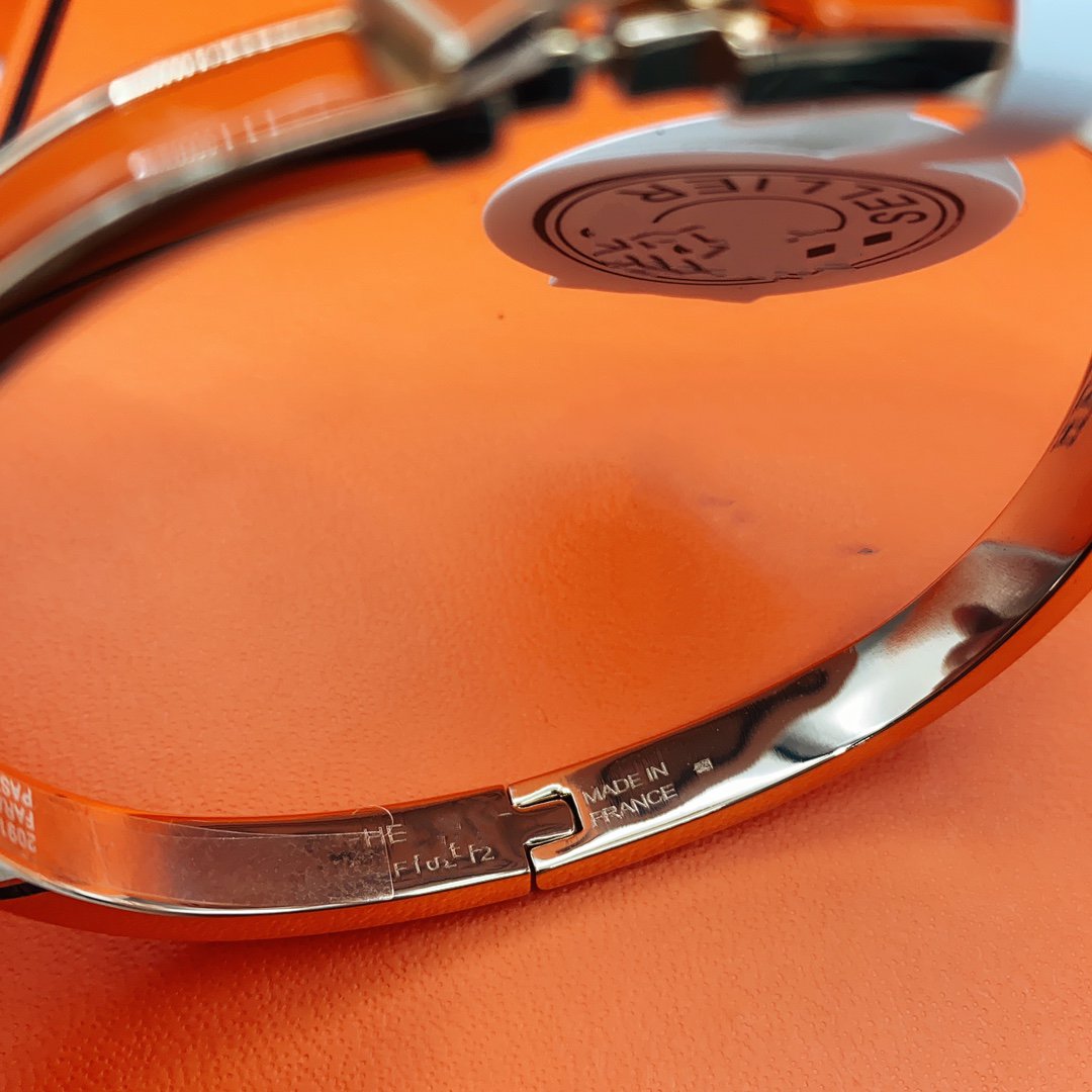 [RAFFINE]CLASSIC HM CLIC RED 8MM ENAMEL BRACELET