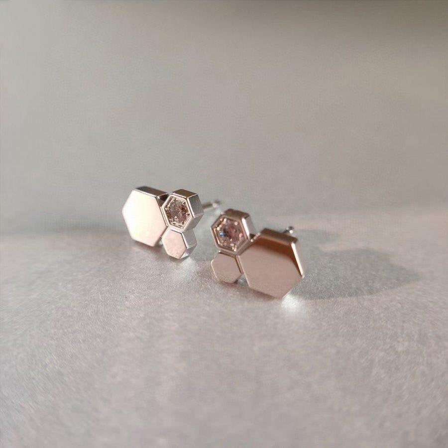 [RAFFINE] PENDIENTES DE PLATA CON DIAMANTES BEE LOVE