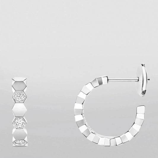 [RAFFINE]Anillo con diseño hueco de trébol de cuatro hojas en forma de flor