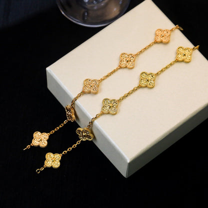 [RAFFINE] PULSERA BRONCEADA CON 5 MOTIVOS DE TRÉBOL 