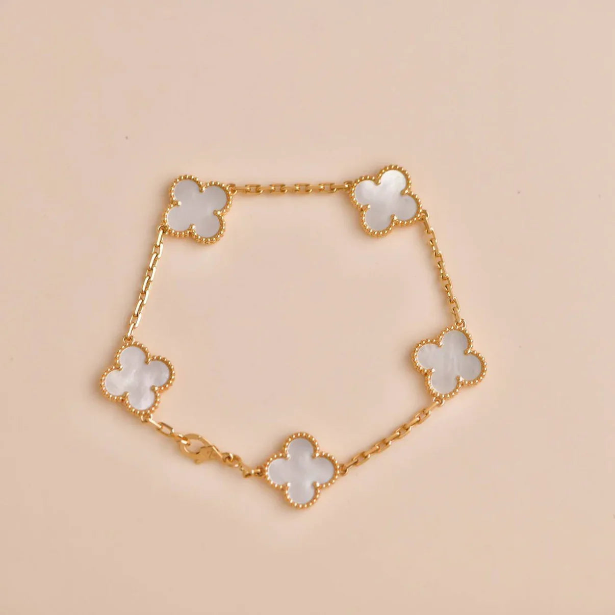 [RAFFINE]CLOVER WHITE PEARL MOP 5 MOTIF BRACELET COLLECTION